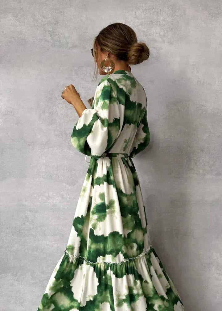 Robe longue évasée à manches longues et col en V pour femme, verte et blanche – Tenue d'été élégante, fluide et légère