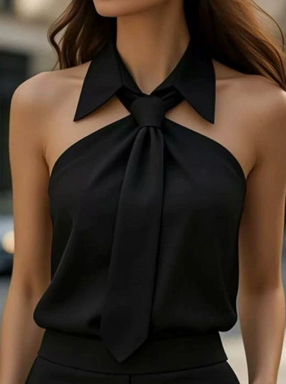 Blusa blanca sin mangas con cuello halter – blusa elegante con acabados contrastantes  
