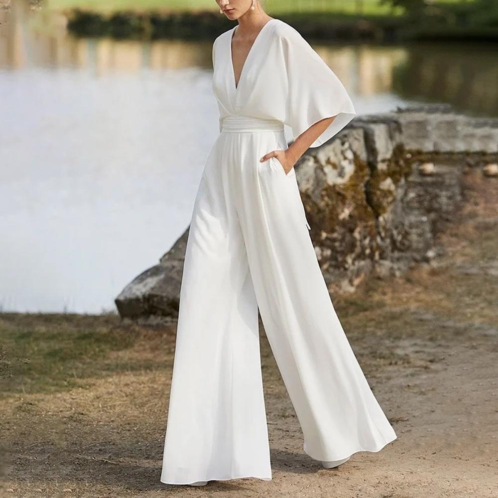 Combinaison Blanche Élégante Femme Col en V – Confortable, Flatteuse, Fluide