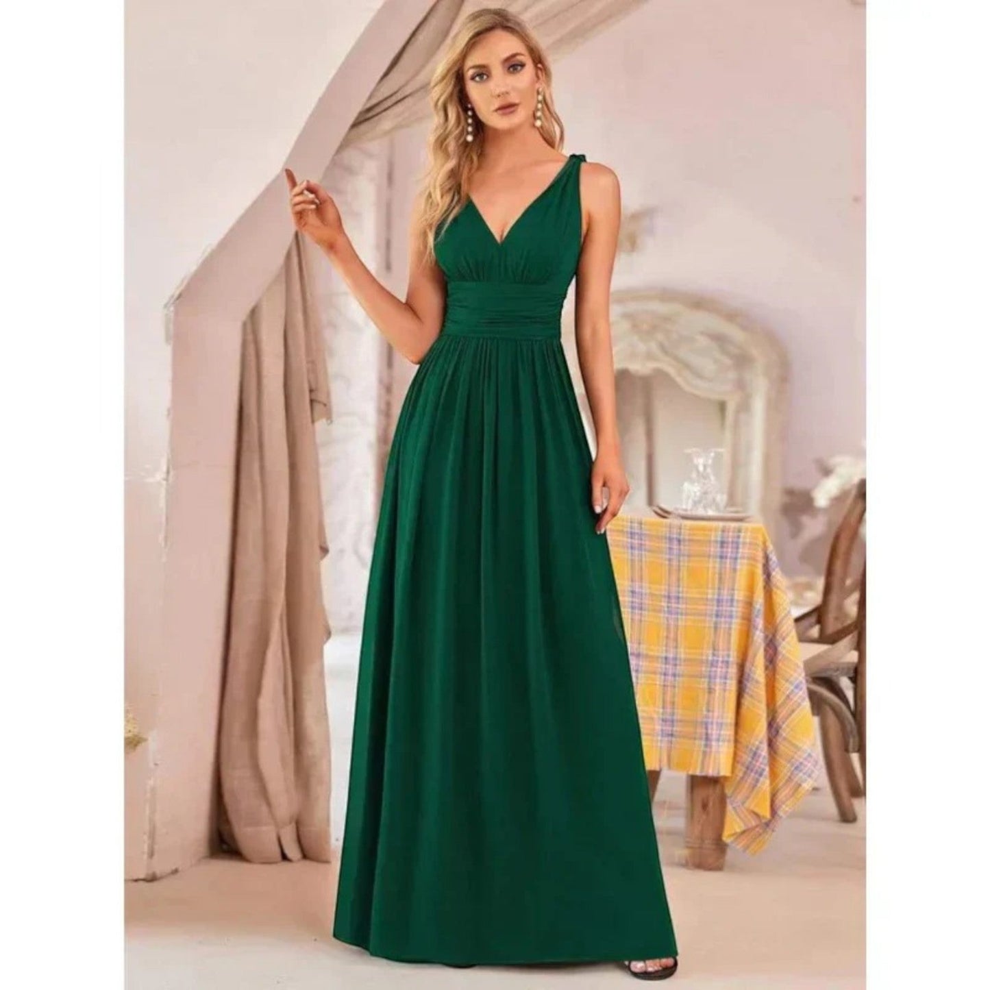 Robe Maxi Élégante à Col V – Style Féminin Intemporel