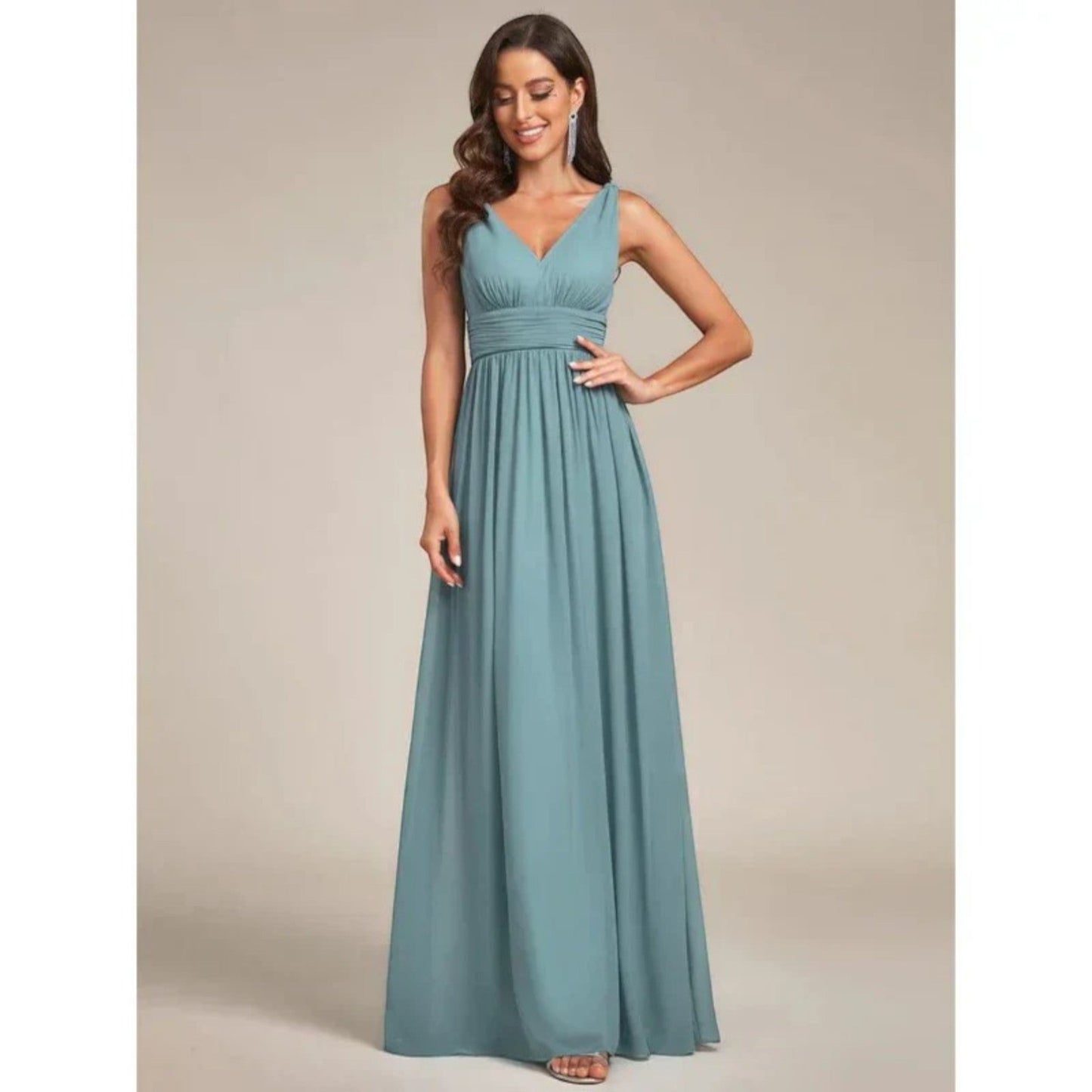 Robe Maxi Élégante à Col V – Style Féminin Intemporel