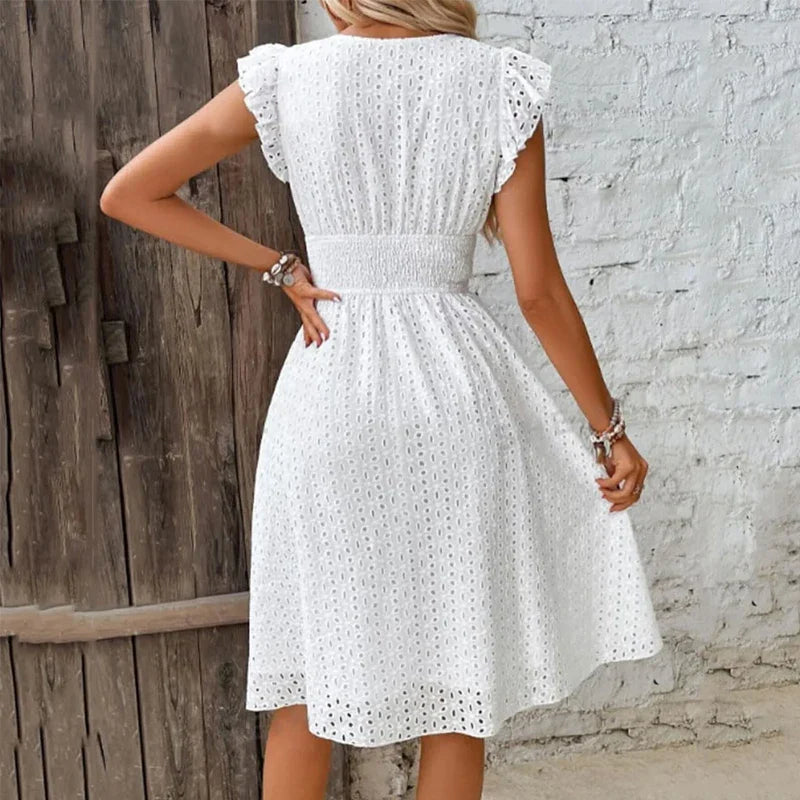 Robe Midi Élégante Femme en Tissu à Œillets – Col V Coupe Évasée et Ajustée