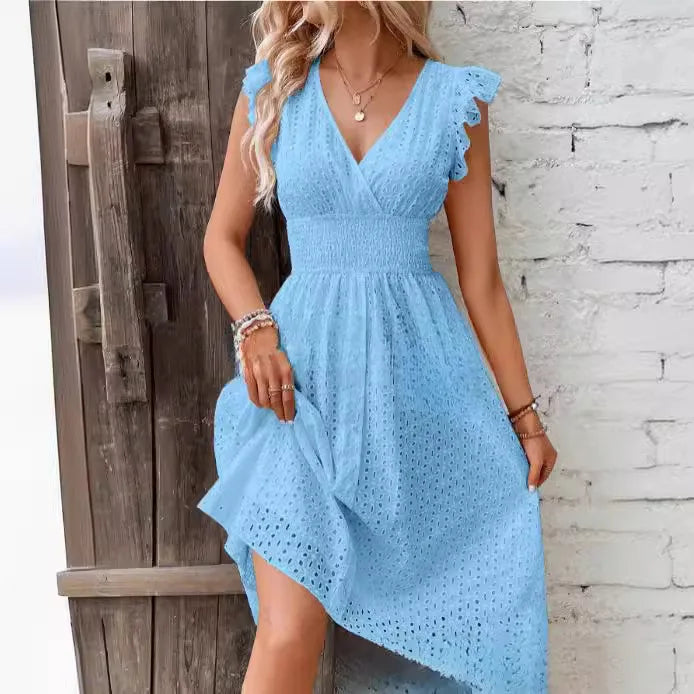 Robe Midi Élégante Femme en Tissu à Œillets – Col V Coupe Évasée et Ajustée