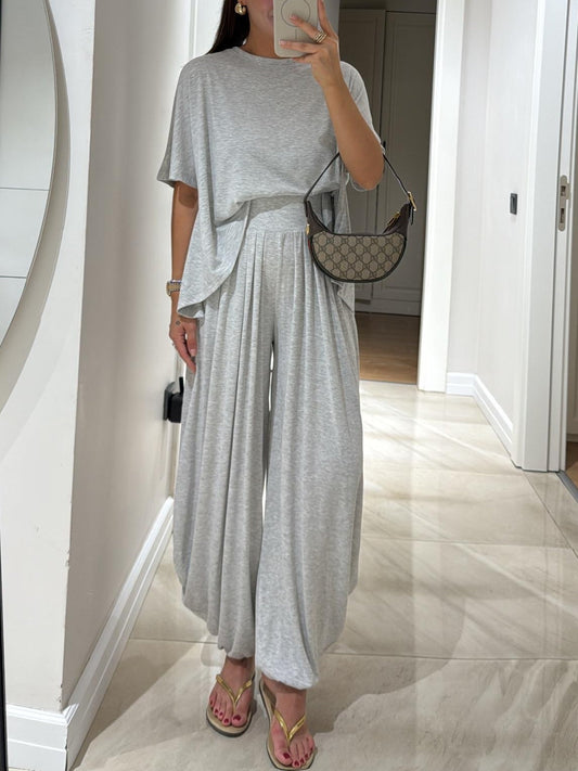 Light Gray Women's Two-Piece Set – Casual Top and Comfortable Wide-Leg Pants