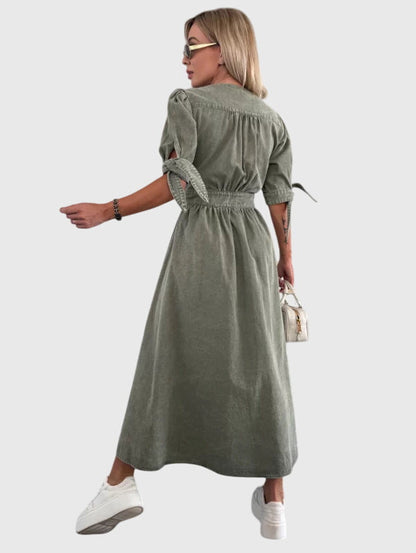 Robe Maxi Denim Élégante Col V – Robe A-Line Boutonnée Stylée