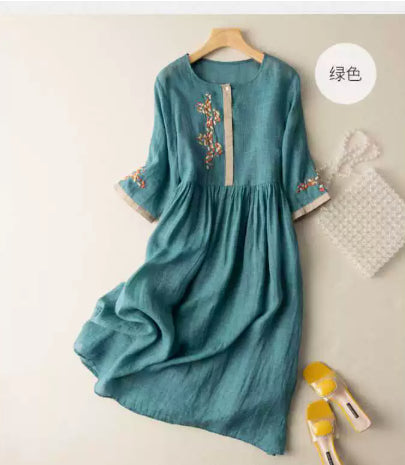 Vestido midi bohemio con bordado floral – Estilo casual y elegante
