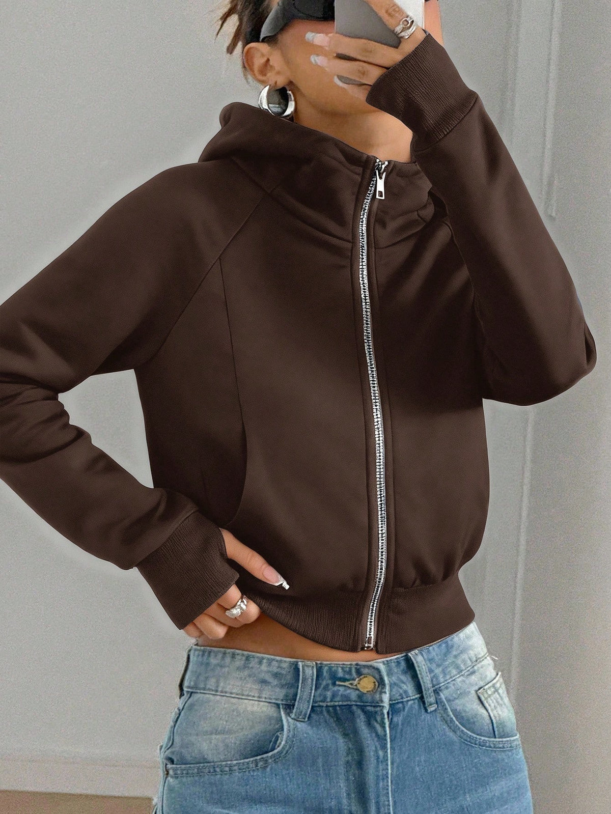 Sweat court femme a capuche uni - Decontracte et confortable