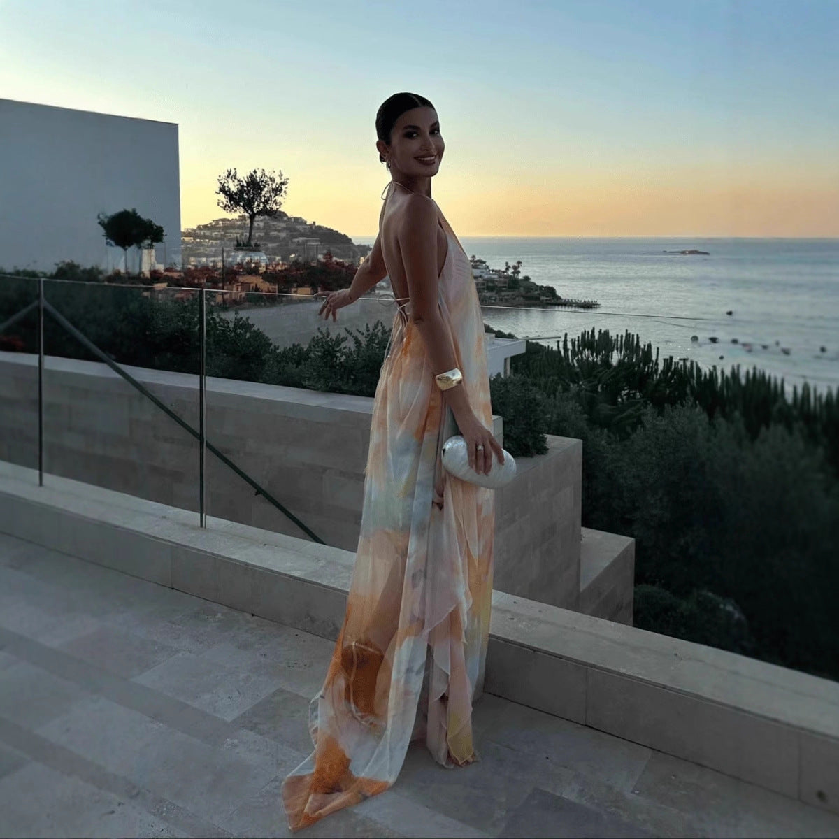Robe maxi imprimée femme – Col halter et dos nu pour l’été