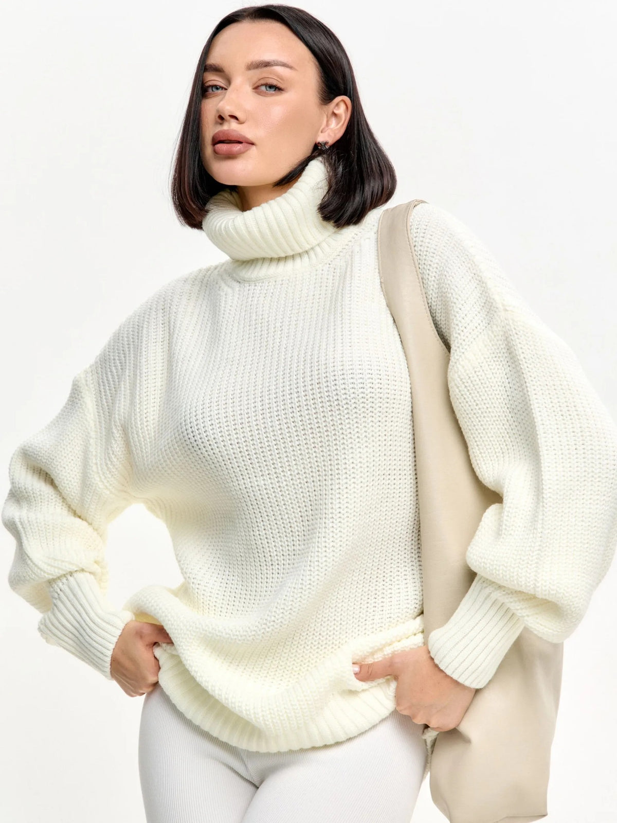 Women's knitted turtleneck top - Trendy and warm