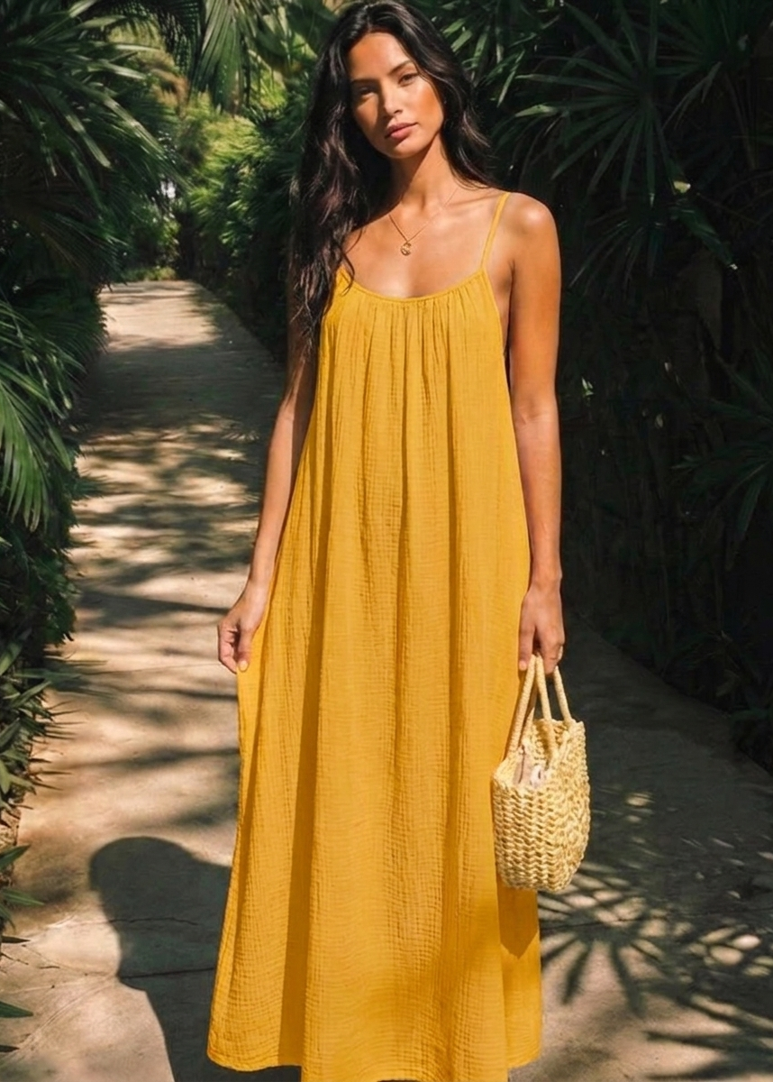 Women's backless dress with thin straps - Flowing and elegant