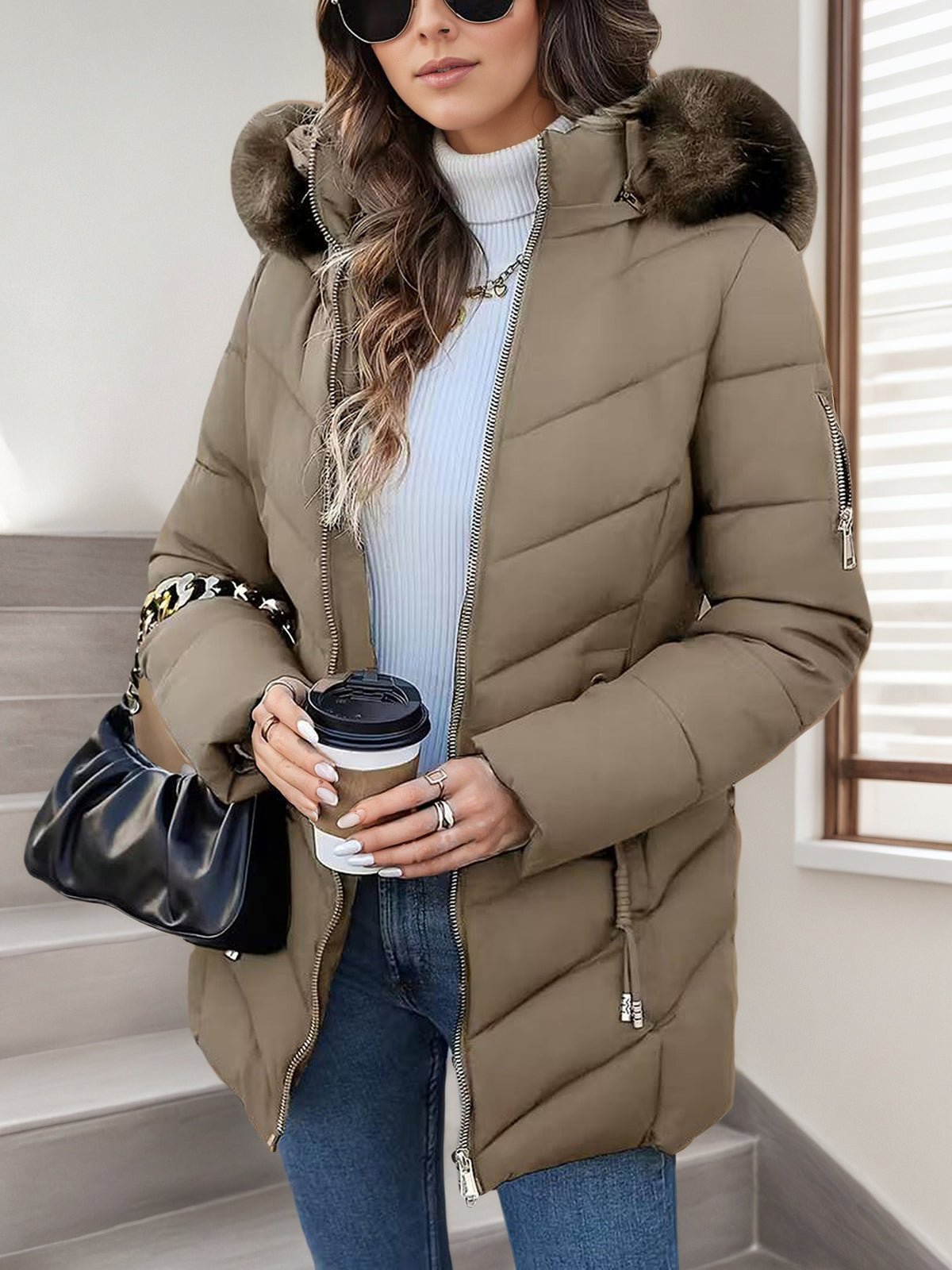 Women's slim-fit hooded puffer jacket - Warm and versatile