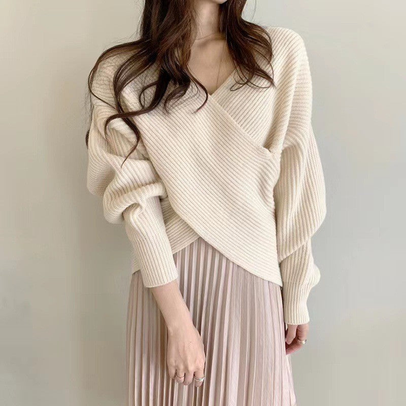 Maglione da donna incrociato con scollo a V e spalle scoperte - Morbido e moderno