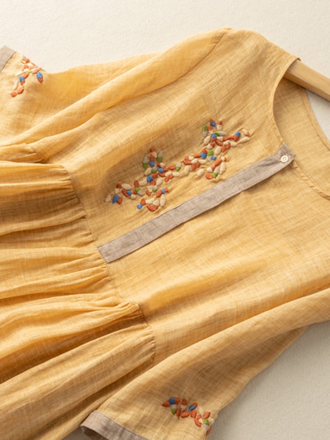 Robe midi bohème avec broderie florale – Style décontracté et élégant
