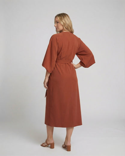 Robe Midi Élégante Femme – Coupe Portefeuille Ceinturée Manches Lanternes