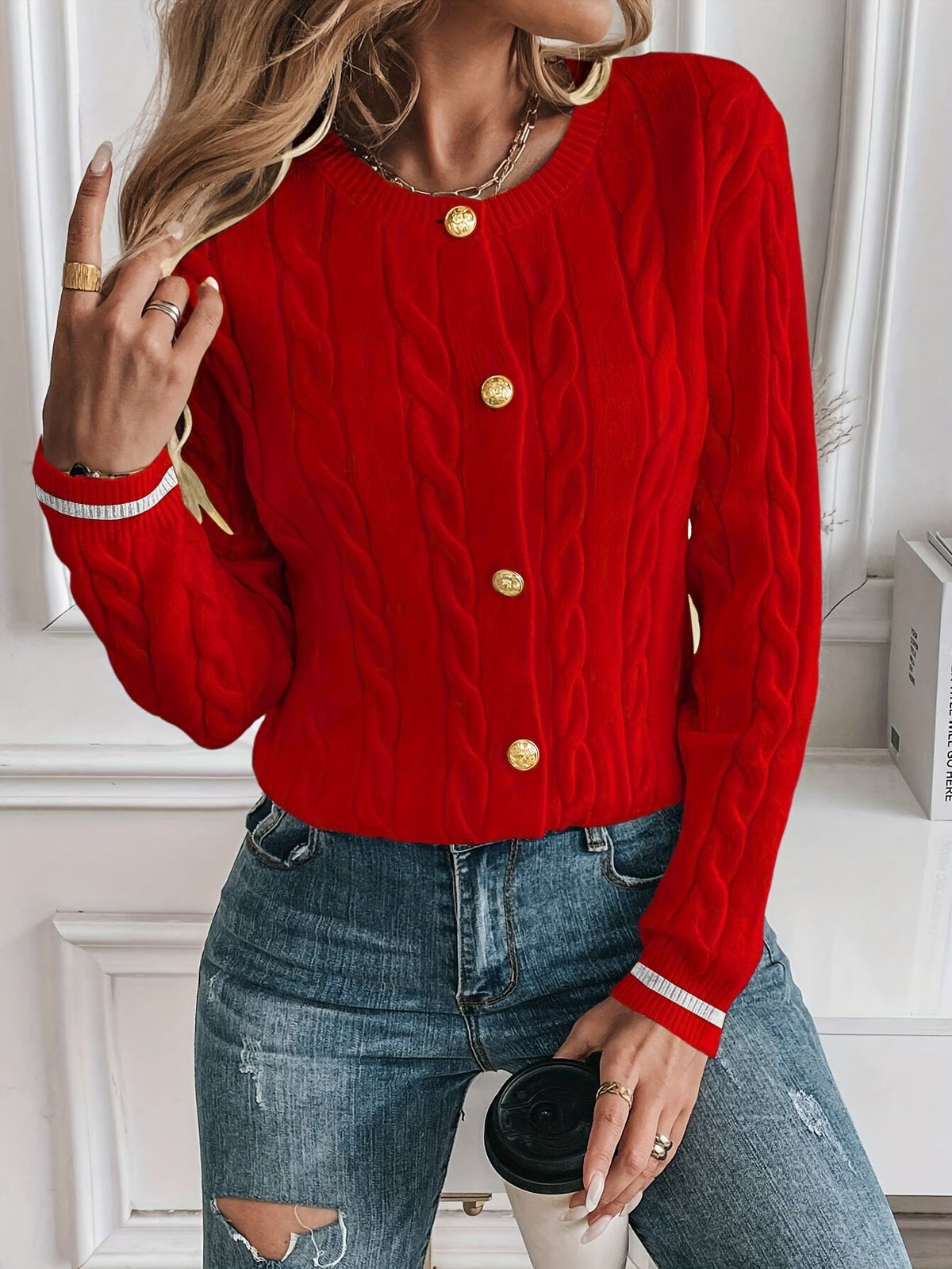 Women's cable-knit cardigan - Refined and soft