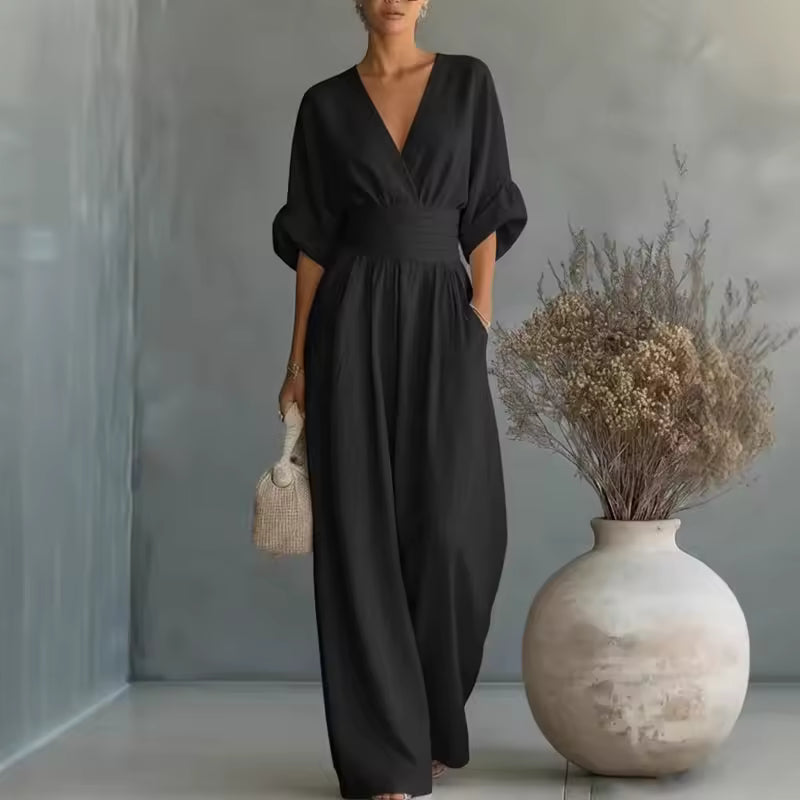 Women's V-neck jumpsuit with wide legs - Elegant and flowing