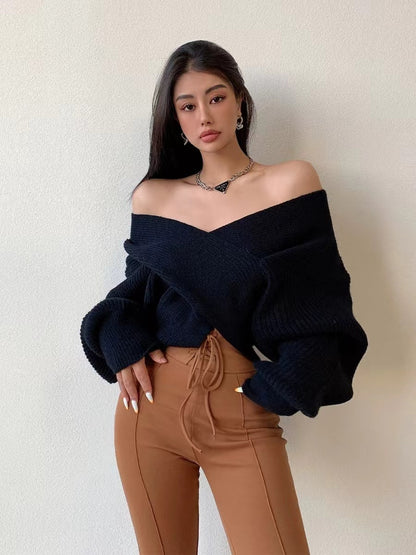 Maglione da donna incrociato con scollo a V e spalle scoperte - Morbido e moderno