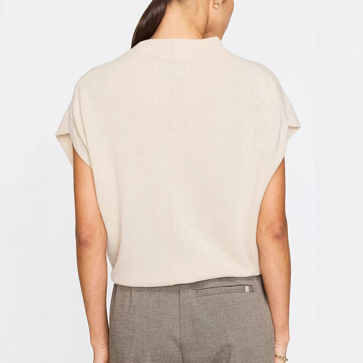Elegant knitted women's sweater - Soft and casual