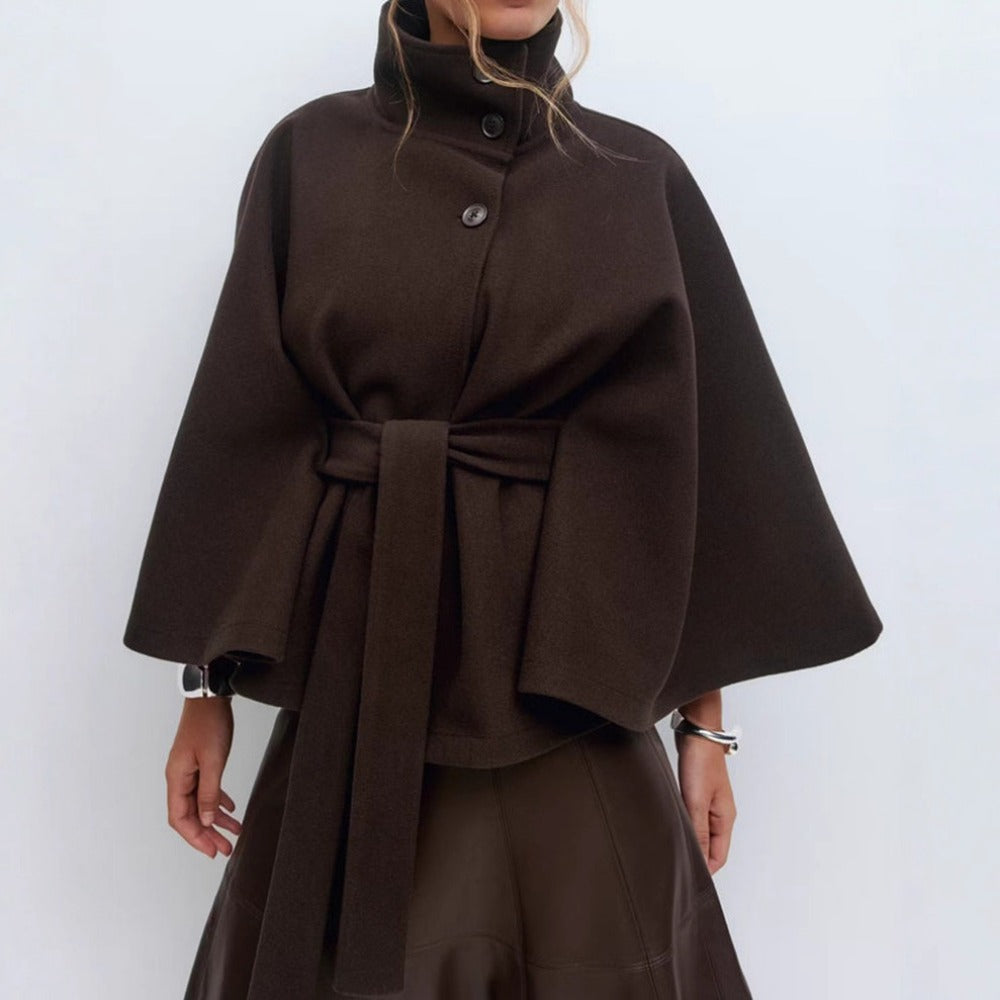 Manteau Cape à Col Haut pour Femme – Manteau d’Hiver Luxe et Élégant