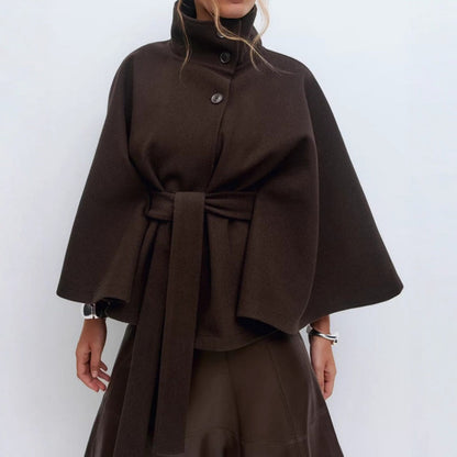 Manteau Cape à Col Haut pour Femme – Manteau d’Hiver Luxe et Élégant
