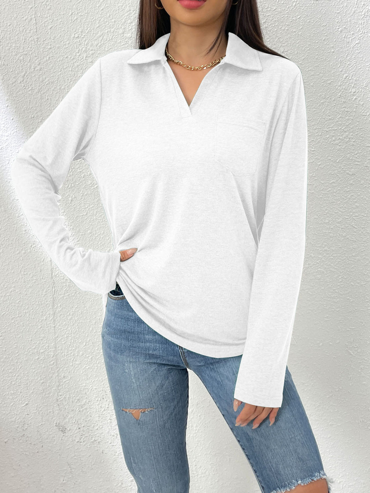Plain women's top with a notched collar - Simple and comfortable