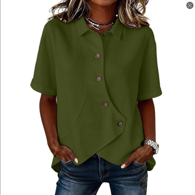 Camicia da donna tinta unita con chiusura asimmetrica e maniche corte