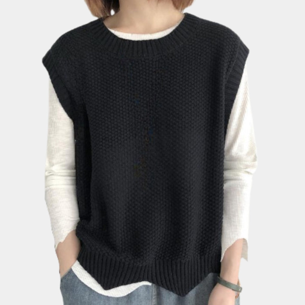 Women's sleeveless sweater with a round neck - Simple and versatile