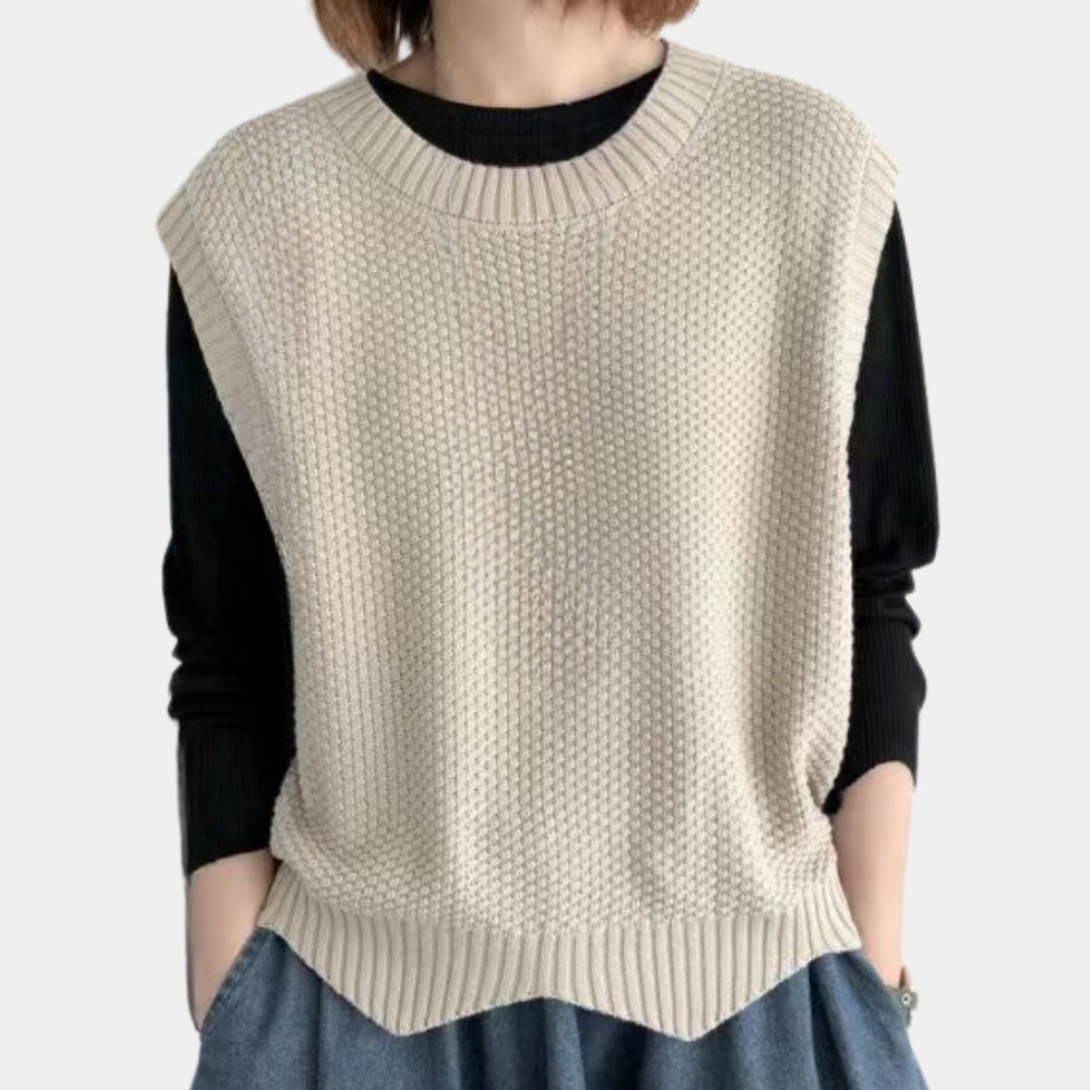 Women's sleeveless sweater with a round neck - Simple and versatile