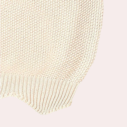 Women's sleeveless sweater with a round neck - Simple and versatile