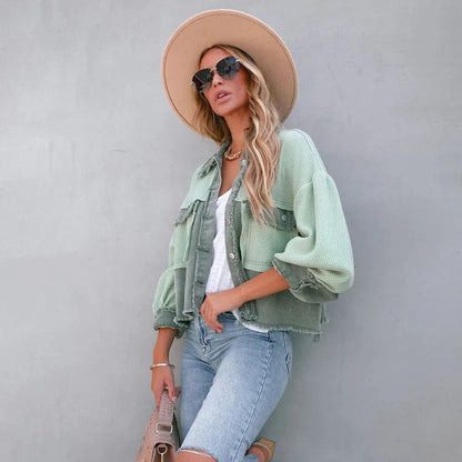 Women’s cropped denim jacket with frayed hem – Fitted and trendy