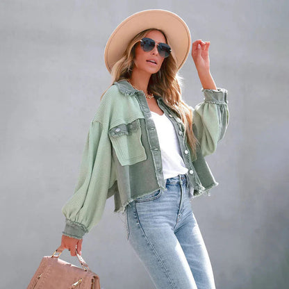 Women’s cropped denim jacket with frayed hem – Fitted and trendy