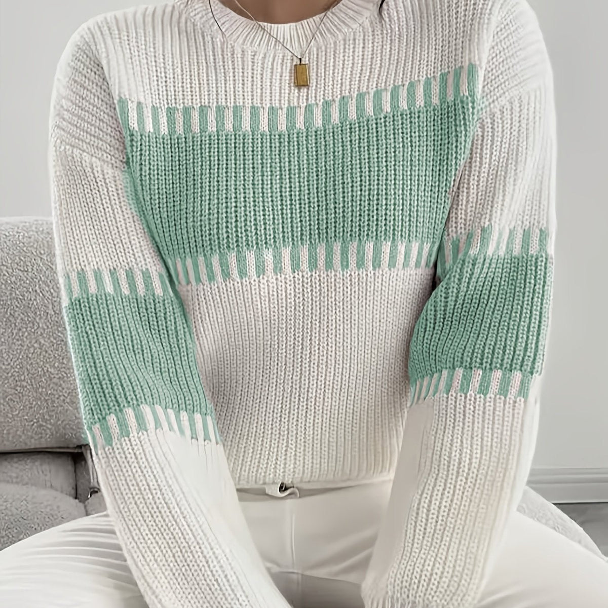 Women's color-block striped sweater – Trendy and soft
