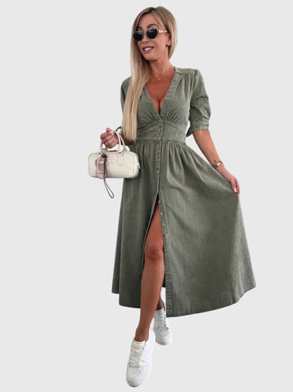 Robe Maxi Denim Élégante Col V – Robe A-Line Boutonnée Stylée