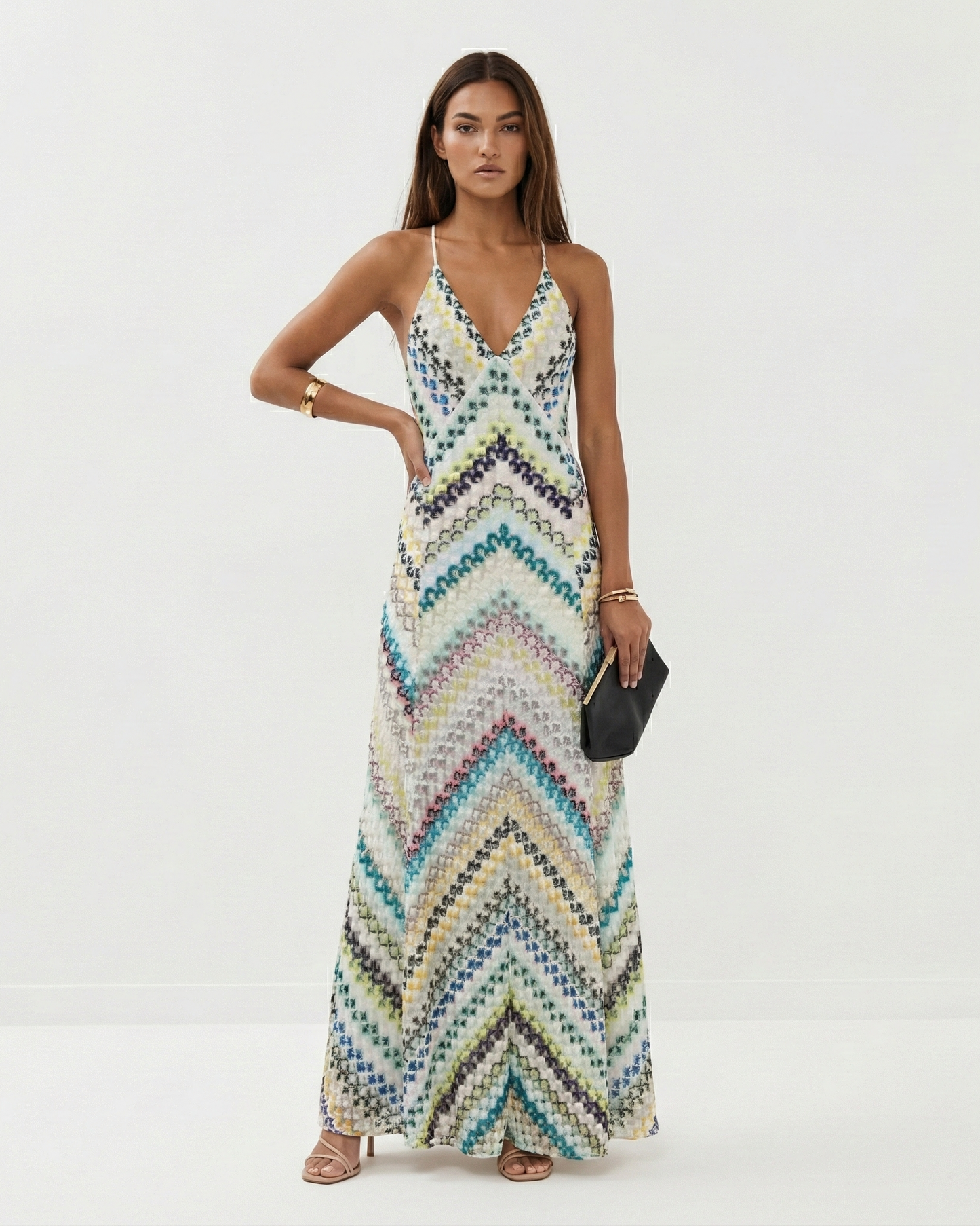Robe maxi crochet femme a dos nu - Legere et estivale