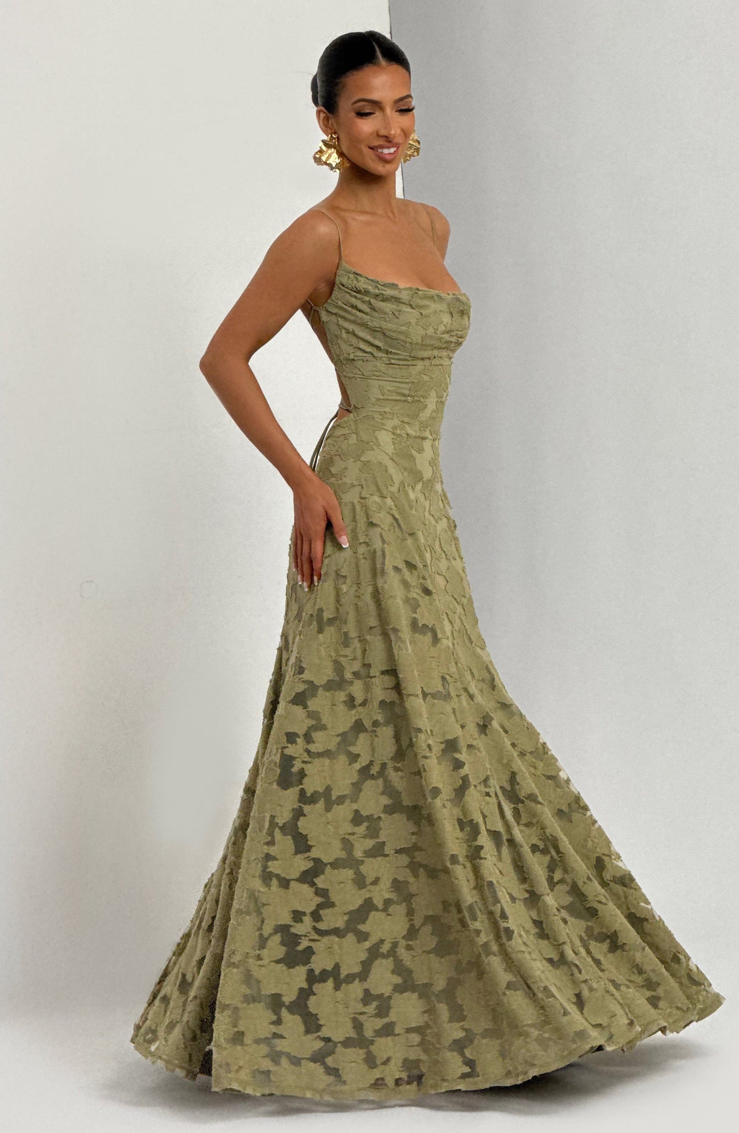 Abito lungo floreale donna con collo drappeggiato e schiena con lacci - Fluido ed elegante