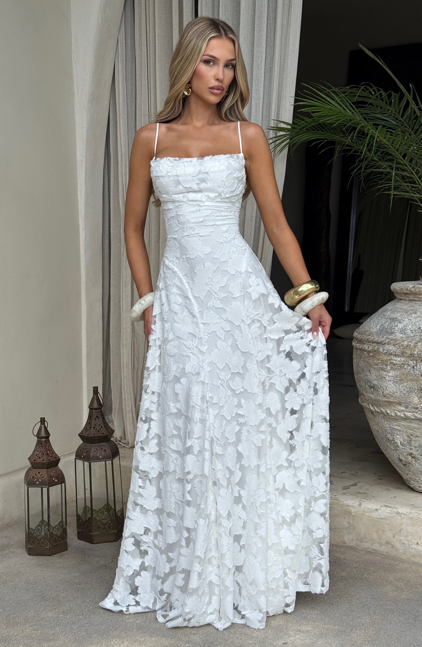 Abito lungo floreale donna con collo drappeggiato e schiena con lacci - Fluido ed elegante