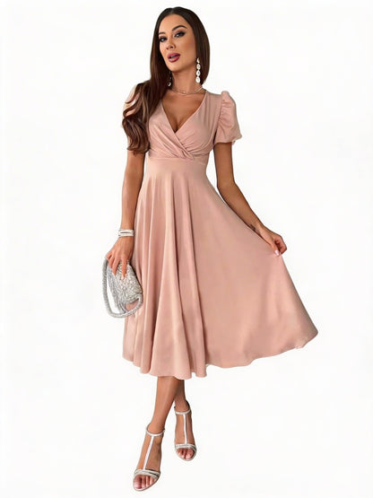 Women's midi dress with puff sleeves - Elegant and flared