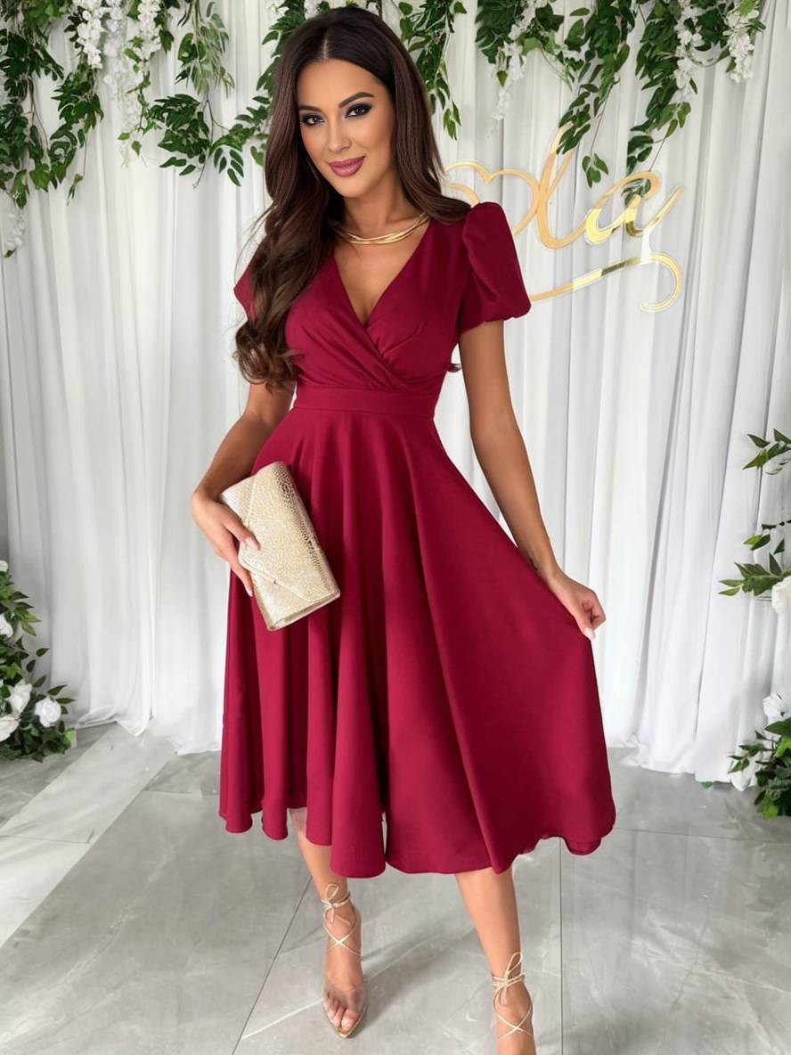 Women's midi dress with puff sleeves - Elegant and flared