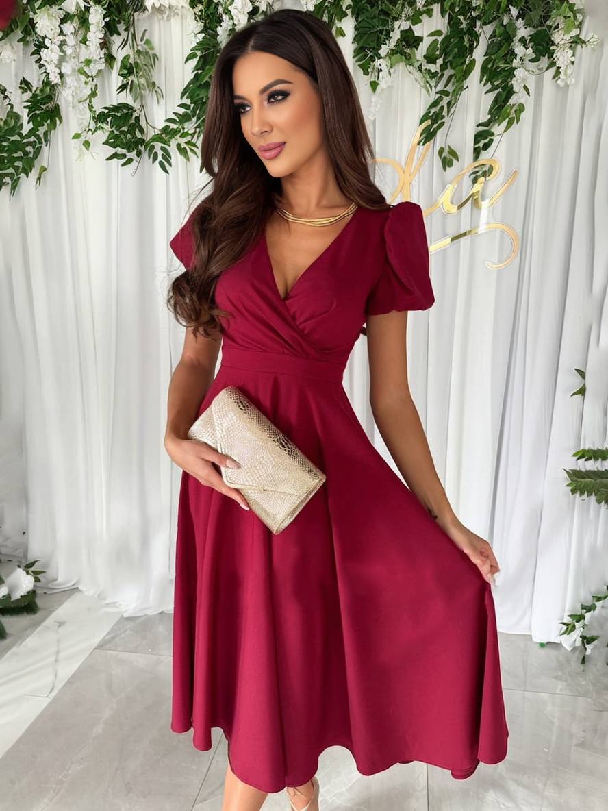 Women's midi dress with puff sleeves - Elegant and flared