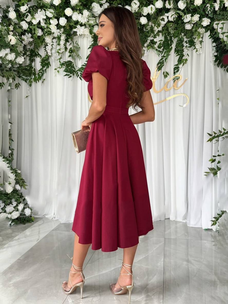 Women's midi dress with puff sleeves - Elegant and flared