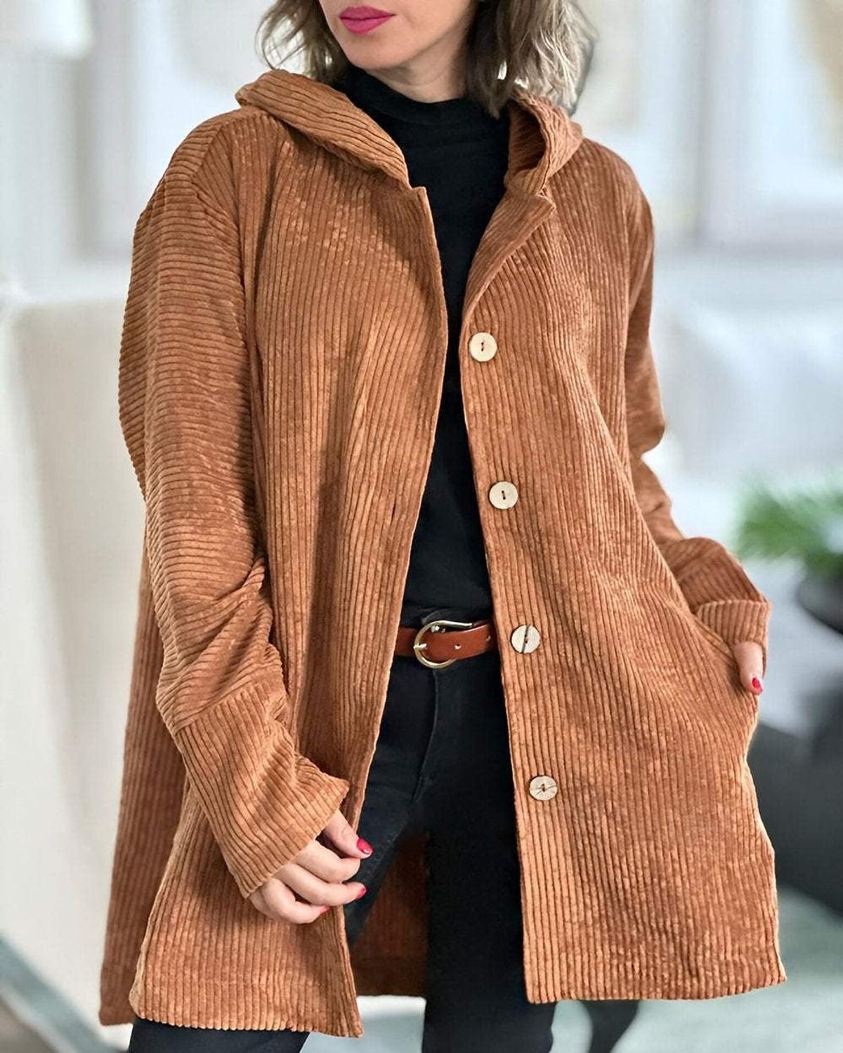 Chaqueta informal de mujer - Con capucha y cierre de botones