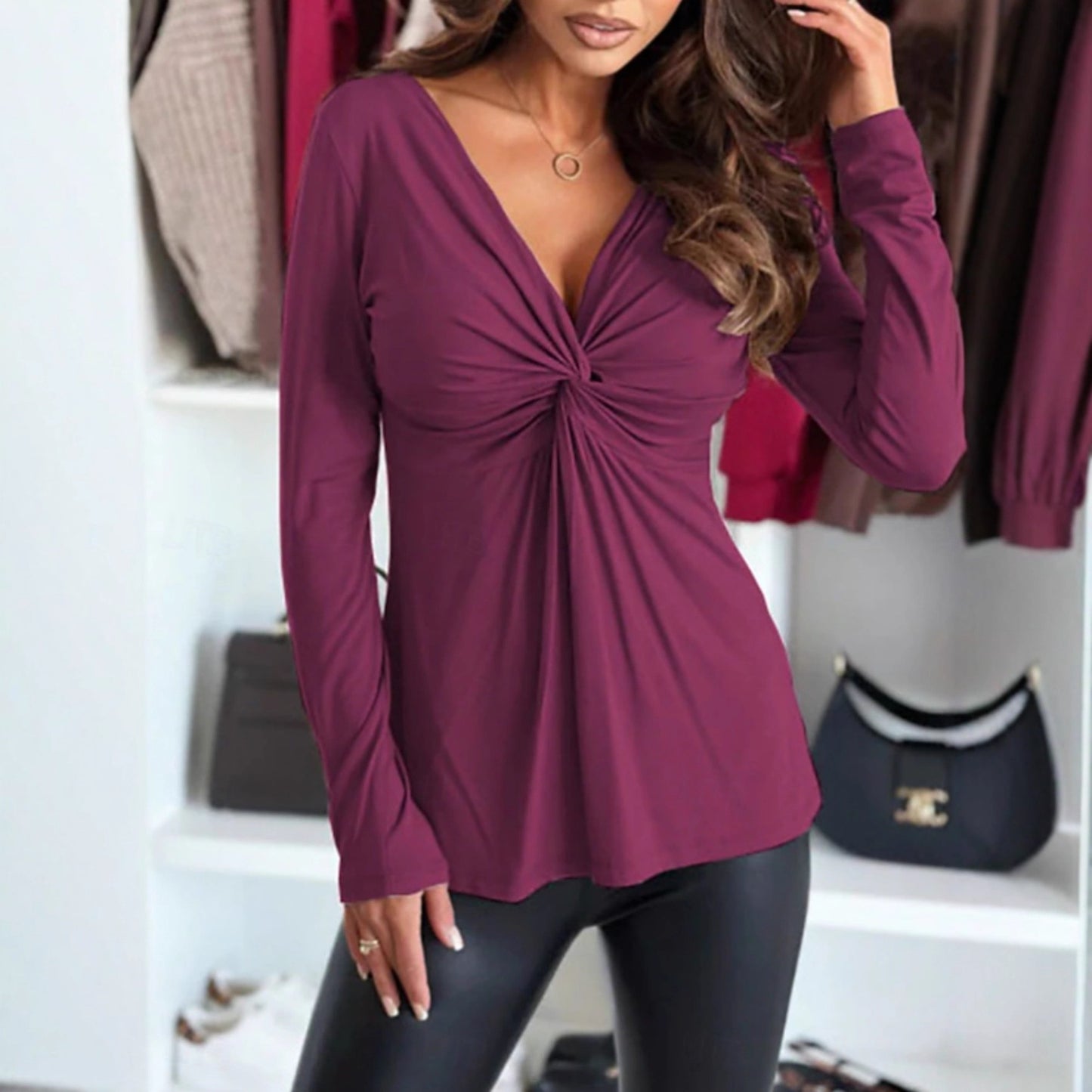 Solid-colored long-sleeved V-neck pleated top for women – Fluid and elegant