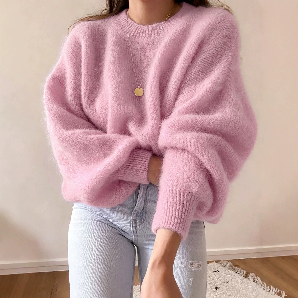 Loose-fitting women's crew-neck sweater - Soft and comfortable