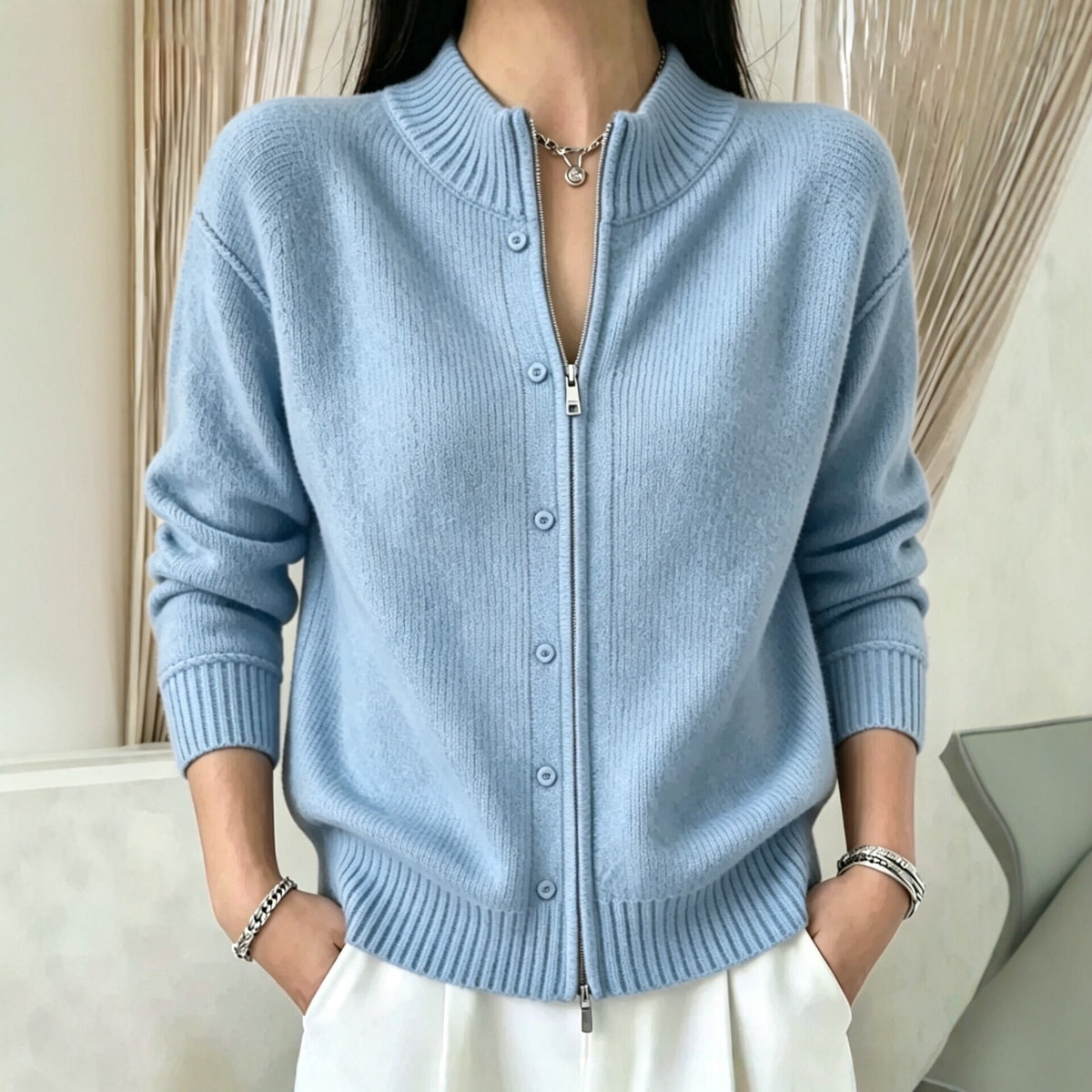 Women's zip-up crew-neck sweater - Soft and practical
