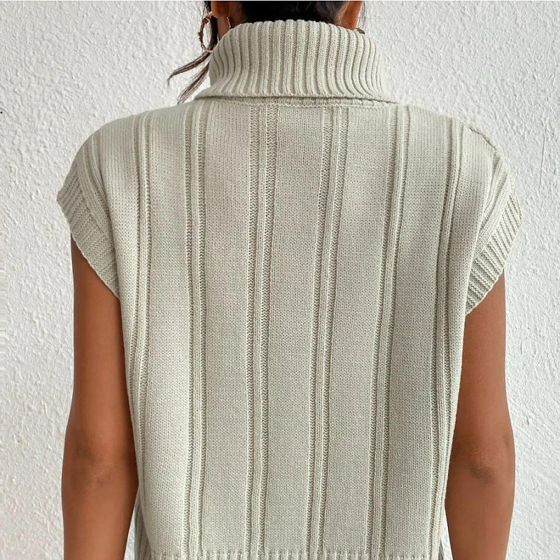 Maglia smanicata da donna con collo alto - Morbida e versatile