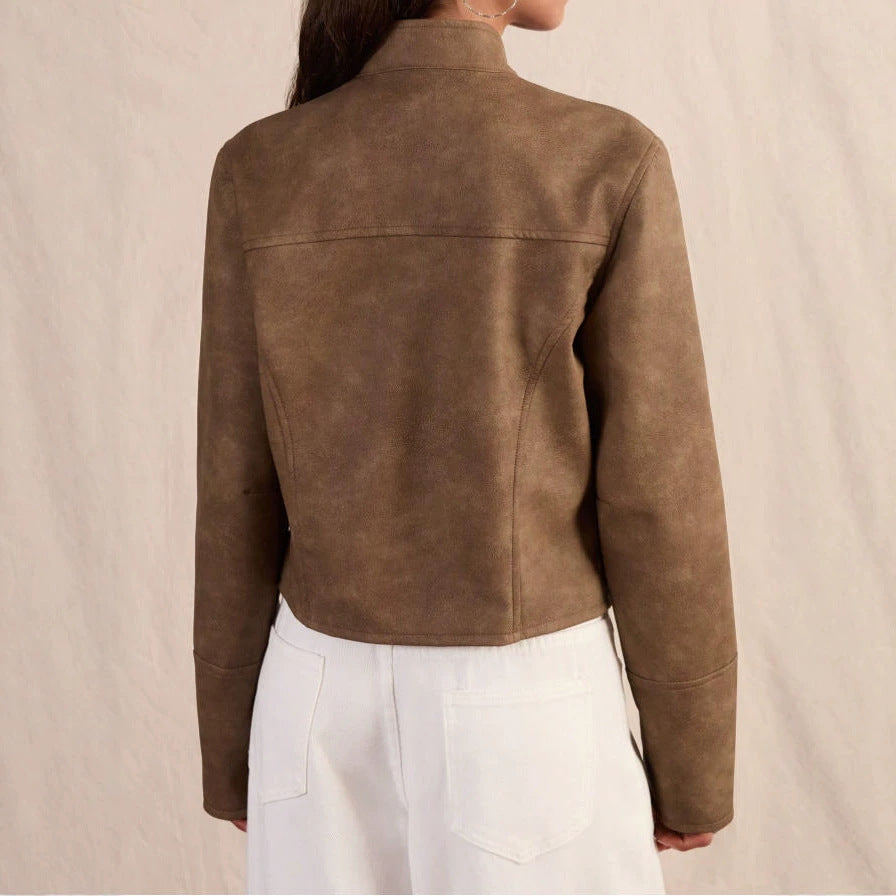 Kort jakke til kvinder i læderlook – Chic og moderne