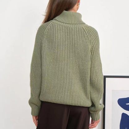Women’s thick-knit turtleneck sweater – Loose and comfortable fit