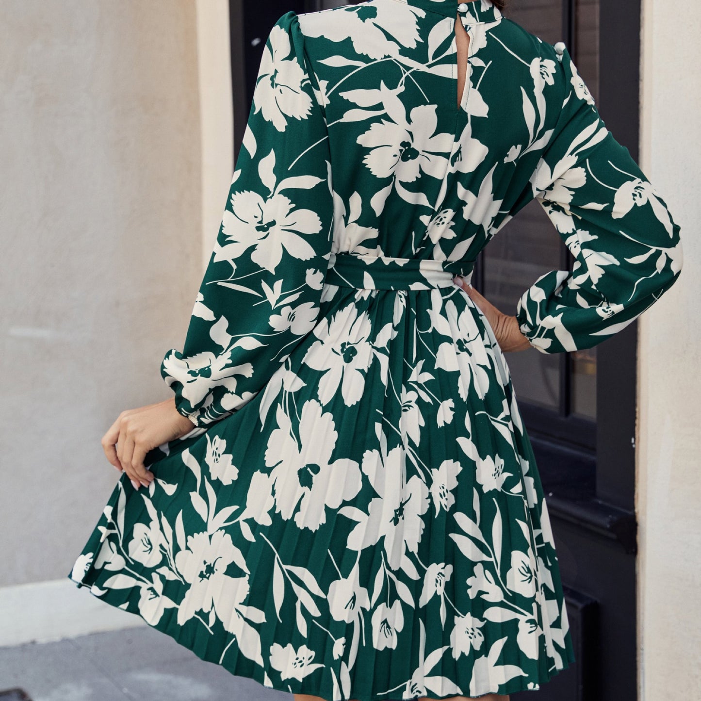 Vestito da donna stampato con maniche lunghe e collo rotondo