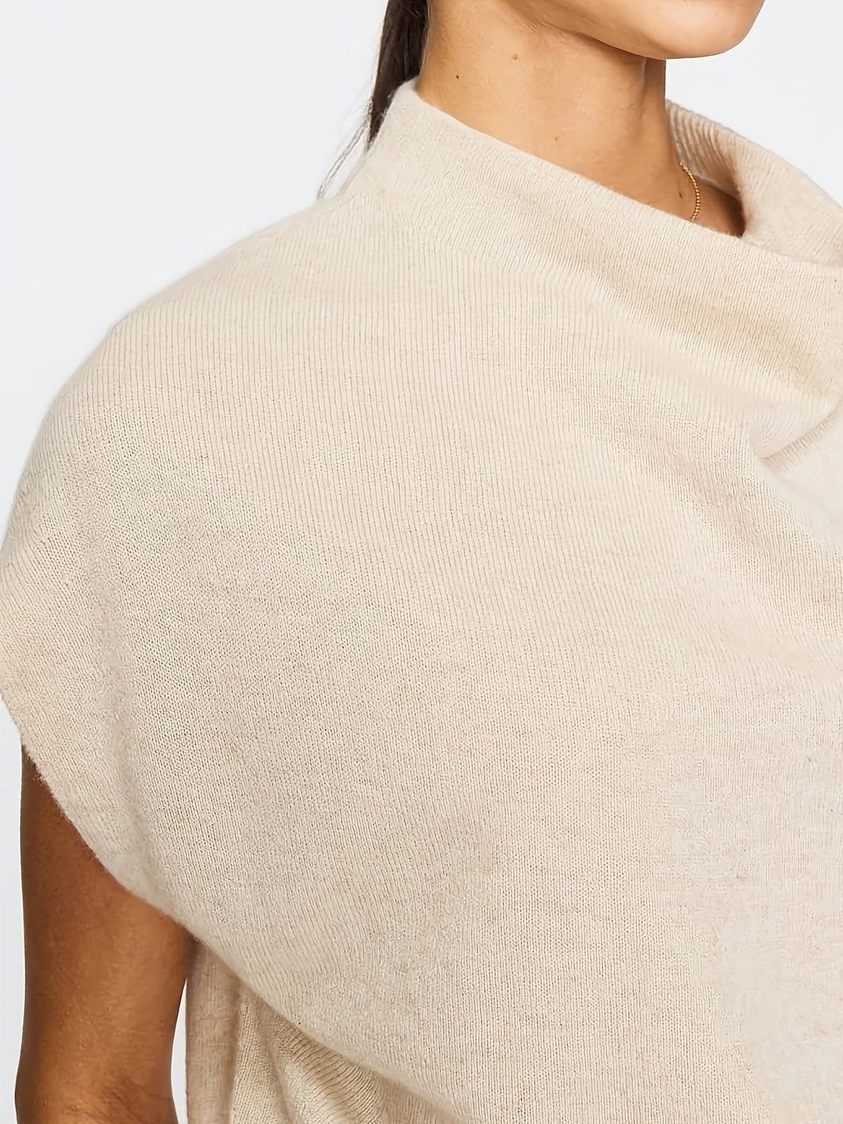 Elegant knitted women's sweater - Soft and casual