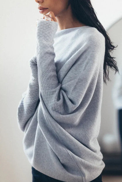 Asymmetrisk draperet damesweater - Flydende og elegant